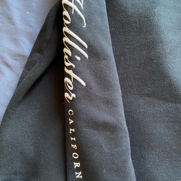 black hollister string hoodie, super comfortable, worn a few times - Picture 5 of 5